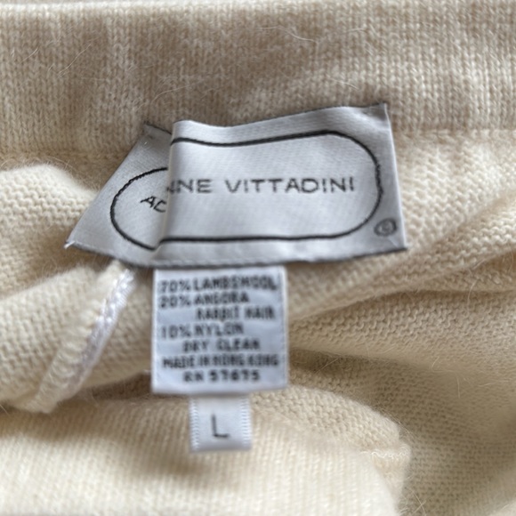 Vintage Adrienne Vittadini Sweater - Picture 6 of 6